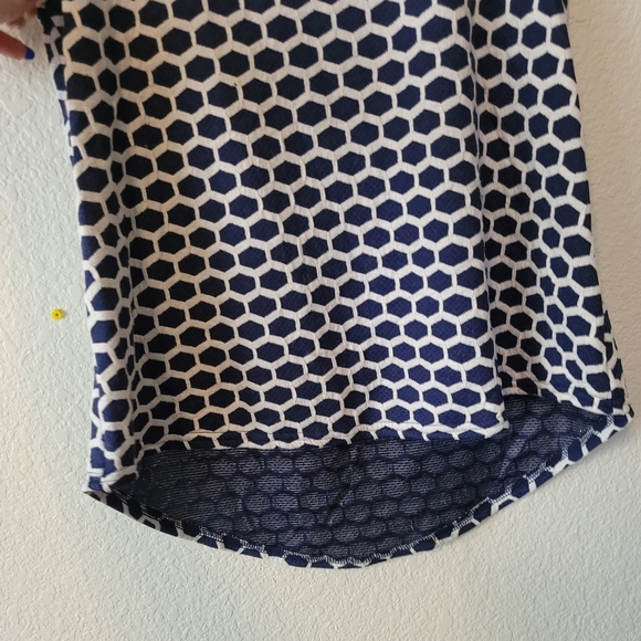 Pixley High Low Deep Blue White Aqua Geometric Honeycomb Tank Top Size Small - Picture 3 of 10